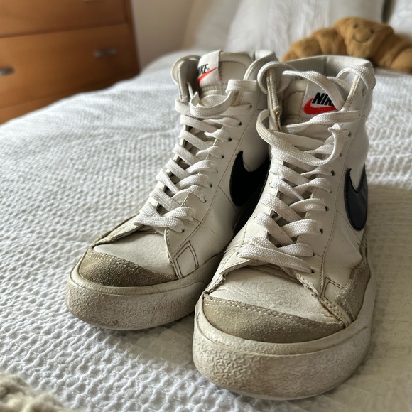 Nike Blazer Mid 77’ Black and White - Picture 6 of 7